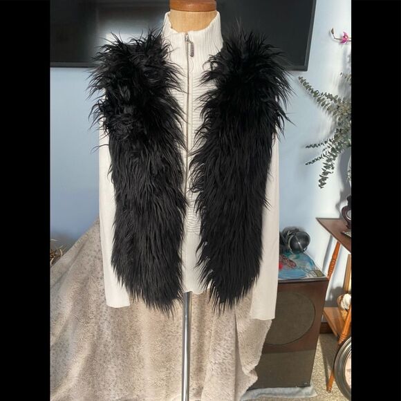 Shaggy black sweater vest Sz M/L - Picture 1 of 3